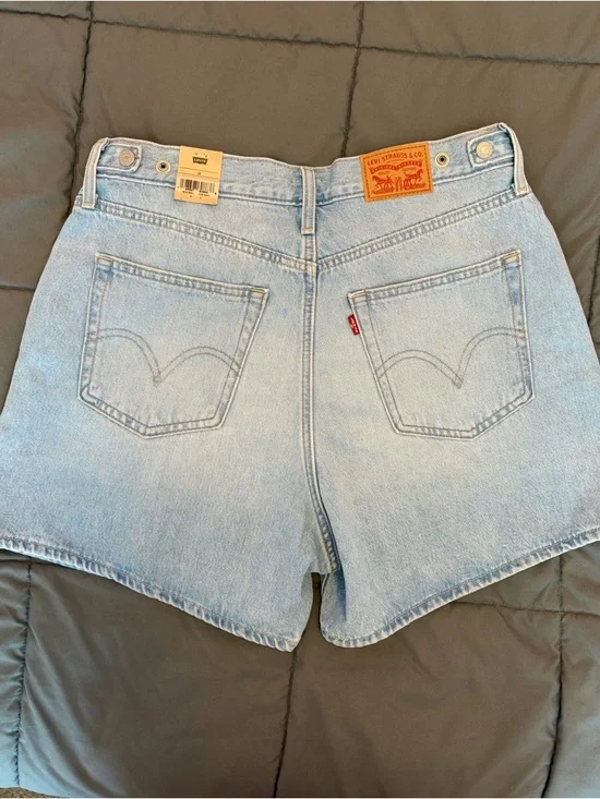 Levi’s Cinch Shorts Size 32 NWT - Picture 2 of 6